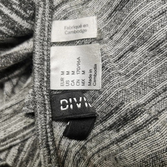 H&m Divided Crop Top - Picture 3 of 3